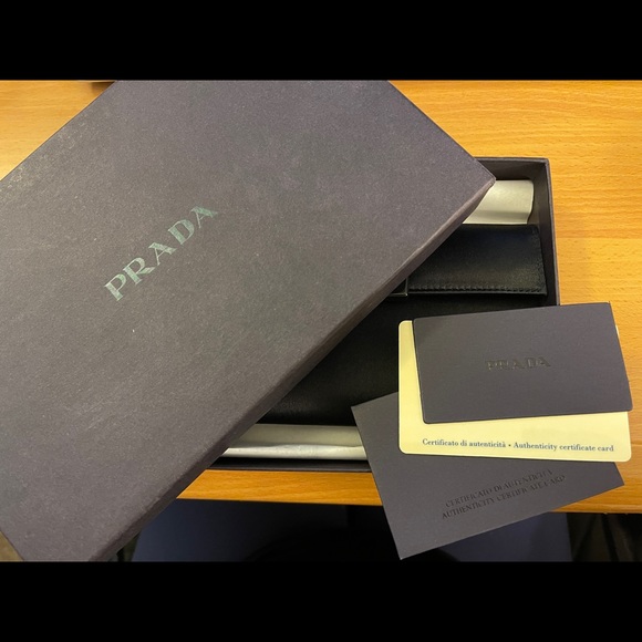 Prada wallet (new with authentication card) - Picture 2 of 8
